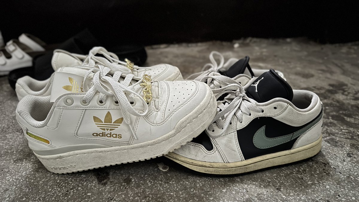 Lick A.T Sneaker tweet media