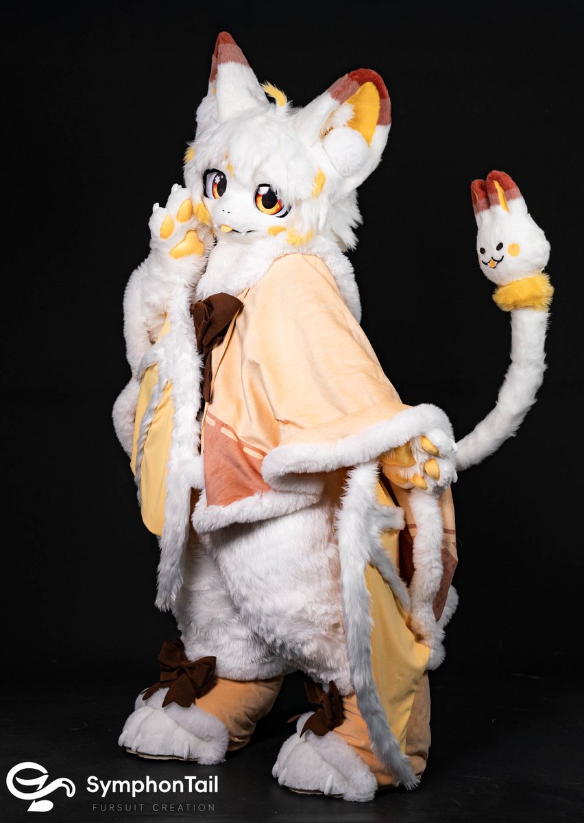 ✨Fursuit Commission Work✨
Made a full outfit set for this little bat fluttering through the winter ❄️🦇
For <a href="/LoryQAQ/">洛黎</a>.
 
#fursuit #furry #fursuitmaker #fursuitcommission #SymphonTail