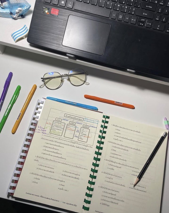 Nattha271042's tweet image. สอบผ่านกพ.รอบe-exam 68 เราจะมาแชร์วิธีเตรียมตัวสอบของเราค่ะ เราเป็นคนอ่อนอังกฤษมาก ไม่มีพื้นฐานค่ะ
 - ตื่นมาท่องอังกฤษทุกวันตอน 6.00 - 7.00 น. ท่องอังกฤษประมาณ5เดือน ท่องวนซ้ำๆในคำศัพท์ที่พี่น็อตมีให้คือ 1,200 คำ
- กฎหมายและคณิตเน้นทำข้อสอบซ้ำๆ ทบทวนทุกวัน19.00-00.00น. #กพ69