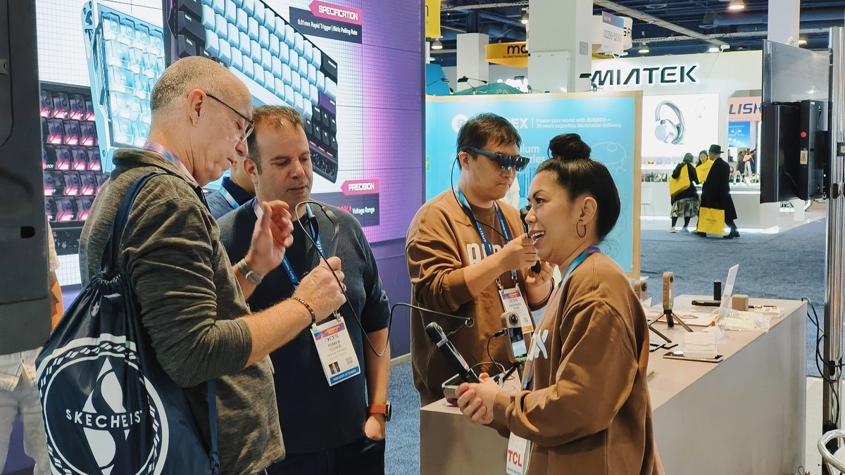 Future imaging arrives! The global launch of panox V5 was successfully held at CES 2026, unlocking new panoramic possibilities🥳