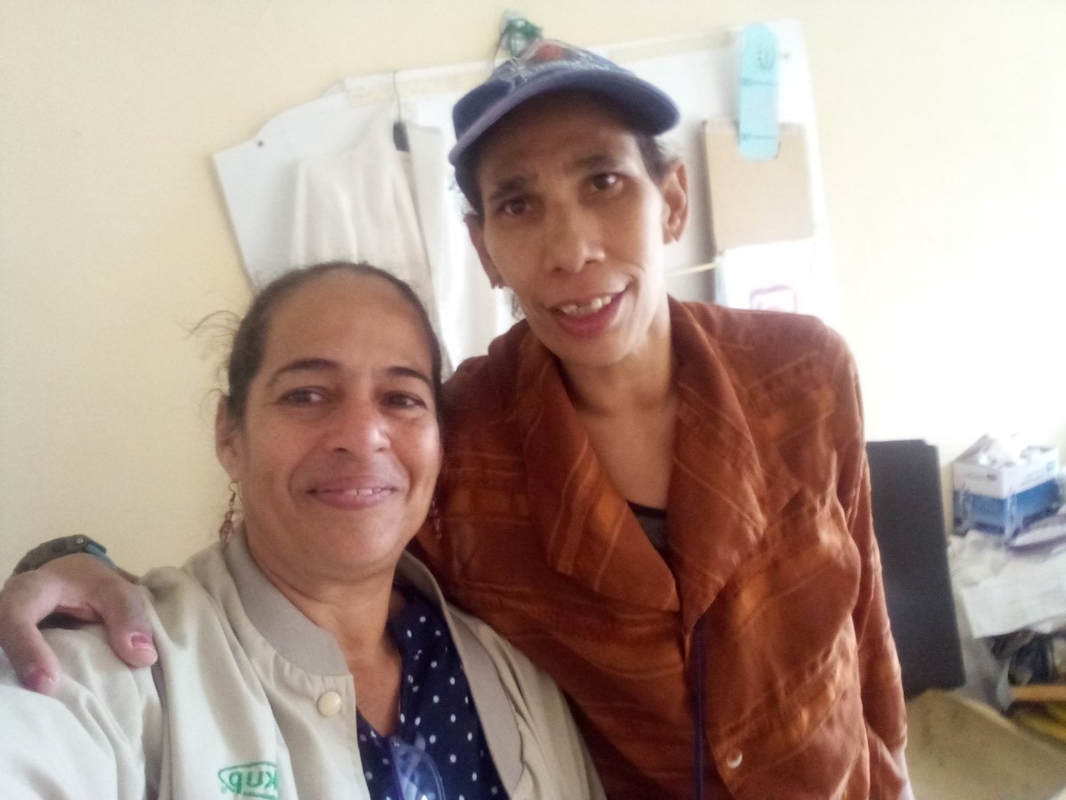 yaniovaFMC1's tweet photo. La naturaleza es sabia, y equilibra la necesidad d cuidados y afectos en unos y la capacidad d brindar cariño y atenciones en otros. Gracias equipo del Centro Psicopedagógico #5 La edad de oro, del mcpio #Cerro, por cultivar el arte de los cuidados y el derecho a la vida. #FMC65 https://t.co/08u6xuoYCZ