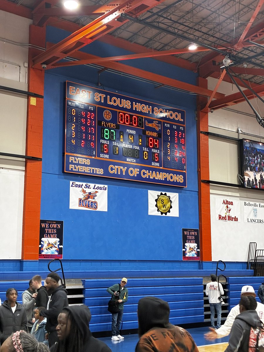 JohnnyMack_'s tweet photo. Flyers win 💙🧡✈️ #89blocks #IHSA https://t.co/qPPBEBZQK2