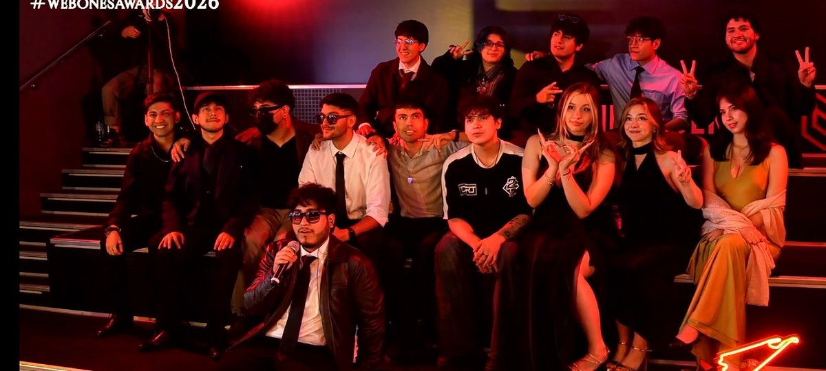 botsito100's tweet photo. Estuvo muy god el evento, hay algunas cosas que criticar pero en general fue muy disfrutable, lastima que Emi no gano nada
Note que pusieron algunos clips que le hice, un gusto haber partisipado indirectamente en el evento
#webonesawards https://t.co/mhpuAAv4ST