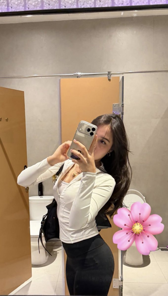 sissiholic's tweet photo. Sissi: gymholic https://t.co/ZIwL0NfcC6