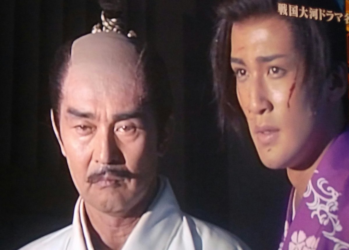 ashikaga_1305's tweet photo. 松岡昌宏で学ぶ日本史

1465年　松岡昌宏、足利義政の嫡子として生まれる

1467年　応仁の乱勃発
1473年　松岡昌宏、征夷大将軍になる
1479年　松岡昌宏、足利義政が政務を譲ったのに実権を手放さないことにキレて髻を切る

1487年　松岡昌宏、六角高頼を攻める
1488年　松岡昌宏、寵愛する結城尚豊を近江守護に任じる

1489年　松岡昌宏、勾の陣にて病死
1521年　松岡昌宏、甲斐の武田信虎の嫡男として誕生

1530年　松岡昌宏、越後の長尾為景の四男として誕生

1534年　松岡昌宏、尾張の織田信秀の嫡男として誕生

1560年　松岡昌宏、桶狭間の戦いで勝利
1561年　松岡昌宏、松岡昌宏と川中島で戦う

1565年　松岡昌宏、松岡昌宏と同盟し松岡昌宏の息子、武田勝頼に松岡昌宏の養女を輿入れさせる

1572年　松岡昌宏、松岡昌宏と松岡昌宏の和睦の仲立ちをしている最中に突如松岡昌宏が松岡昌宏に対して挙兵

1573年　松岡昌宏、徳川家康攻めの最中に病死

1576年　松岡昌宏、松岡昌宏と敵対し本願寺と和睦

1578年　松岡昌宏、春日山城内で病死
1582年　松岡昌宏、明智光秀に攻め込まれ本能寺にて小姓の松岡昌宏とともに戦死

1612年　松岡昌宏、巌流島の戦いで宮本武蔵に敗北

1688年　松岡昌宏、赤穂藩家老、大石内蔵助の息子として誕生

1702年　松岡昌宏、父の内蔵助とともに吉良邸討ち入り

1703年　松岡昌宏、47士とともに切腹

1793年　松岡昌宏、長崎奉行を務めた遠山景晋の息子として生まれる

1840年　松岡昌宏、北町奉行に就任

1841年　松岡昌宏、幕府より裁判の仕方を褒められる。

なお、他にも江戸時代を通じてふすま屋をやりながら殺し屋をやっていたり、徳川家斉の御膳奉行をやっていたり隠密同心をやっていたりと大忙しの人生を送る

1949年　松岡昌宏、広島で矢沢永一の息子として誕生

1990年　松岡昌宏、TOKIOを結成

2004年　松岡昌宏、ゴジラとともに宇宙人を倒す

2012年　松岡昌宏と松岡昌宏、紅白歌合戦に出場