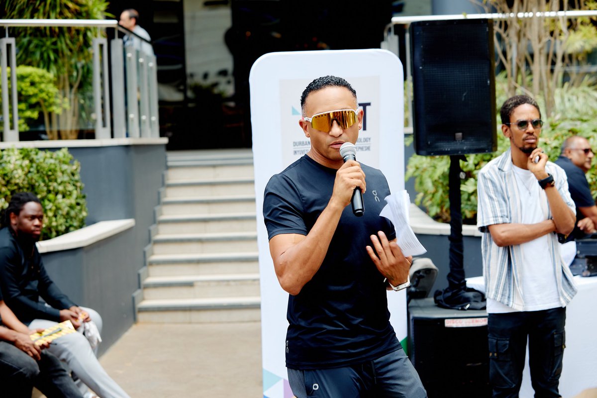 adam lipschitz tweet media