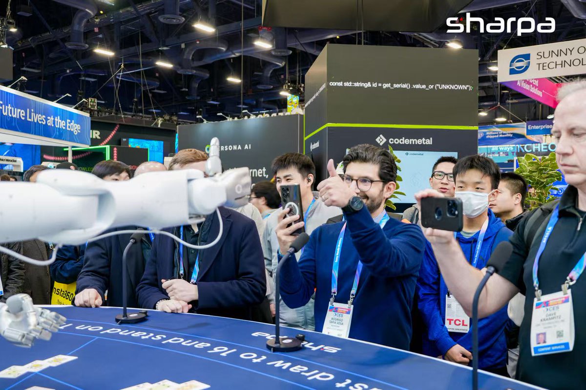 SharpaRobotics's tweet photo. Day 1 at CES!
North + the crowd = a whole vibe🙌
Booth #9251, North Hall, LVCC
#Sharpa #SharpaNorth #SharpaWave #AI #robot #CES2026 https://t.co/cL1rY0gjyy