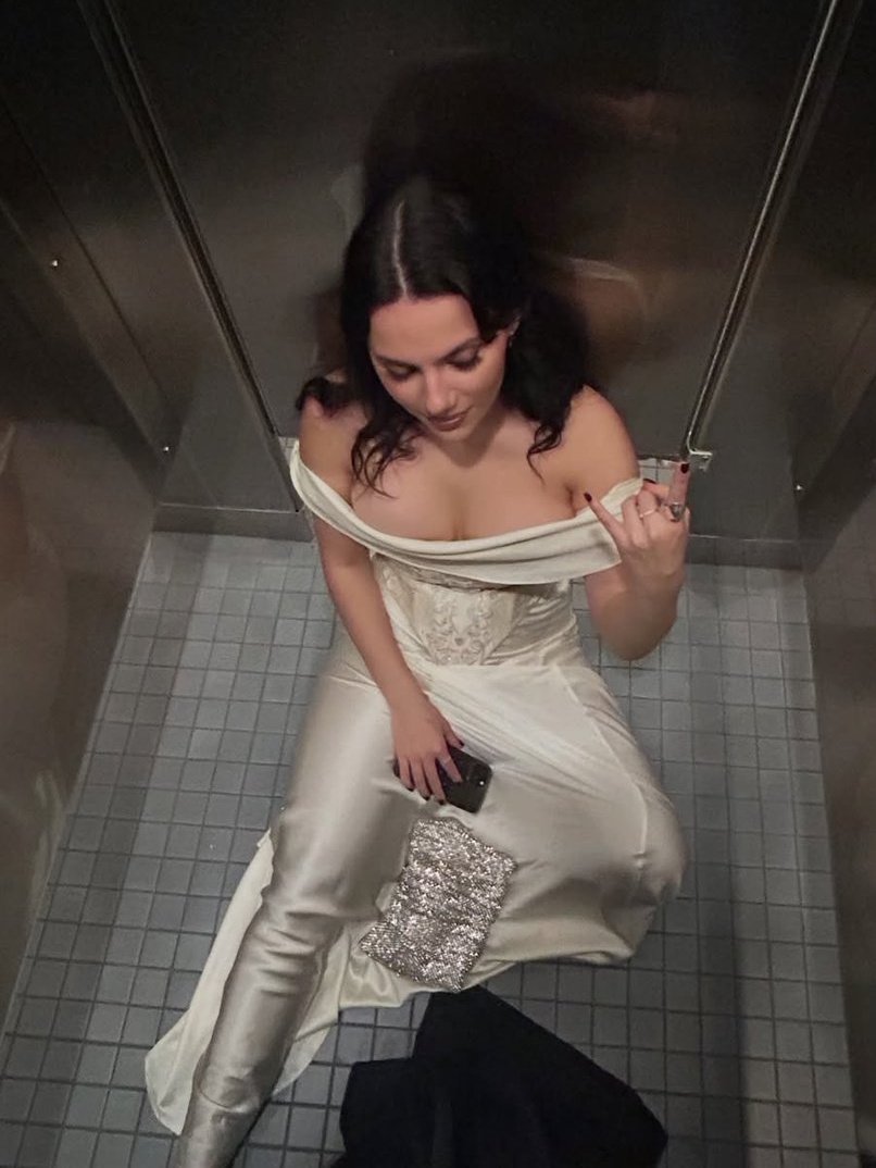 JumpTrailers's tweet image. Dafne Keen