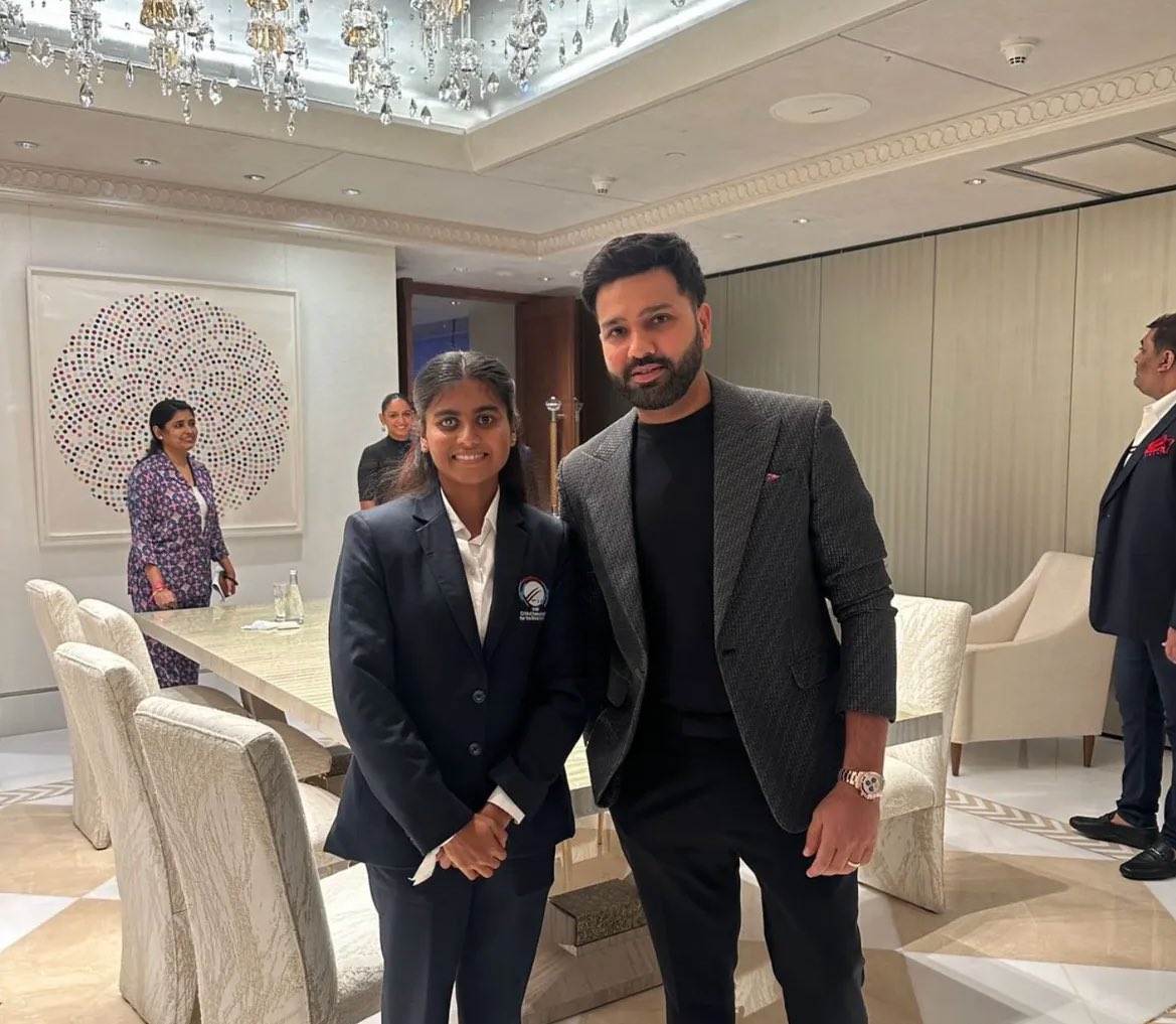 CricCrazyJohns's tweet photo. Indian Women's team Captain for Blind with Rohit Sharma ♥️

- Two World Cup winners. https://t.co/Khc0ju4wMA