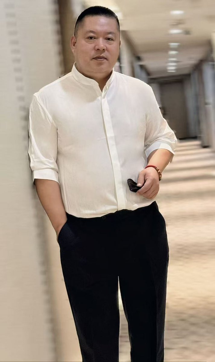 红颜中老 tweet media