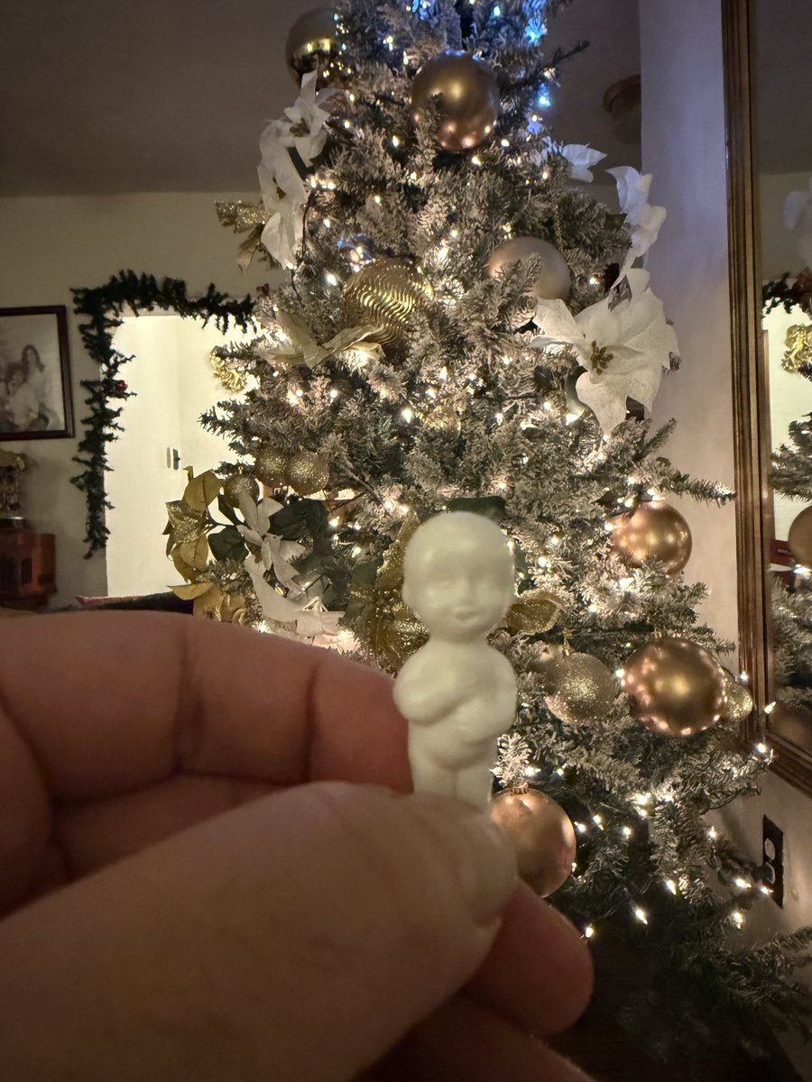 ¡Feliz 😃 Día de Reyes 👑 ! 

¡Que nunca dejemos de buscar la estrella 🌟 que nos guía y de compartir la alegría 🤩 con quienes más queremos 🥰! 

#DíaDeReyes #ReyesMagos #FelicesReyes #roscadereyes 🎄🥮🎁