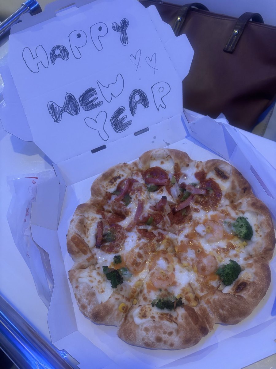 れあにえさをもってこいー！👶🏻🤲🏻︎💕︎
（いつもありがと♡♡♡）

#コンカフェ #神田 #fyp