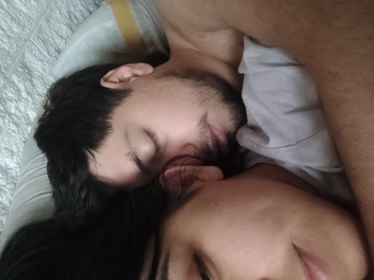 HPAdicted's tweet photo. Lo que yo te amo, no lo puedo poner en muchas palabras. 
Te veo sonreír, te veo llegar, te veo dormir, te veo siendo cariñoso y siento que todo se mueve en cámara lenta. Porque lo que yo te amo, nadie te lo va a explicar jamás 💜 https://t.co/dy5BGA8pGv