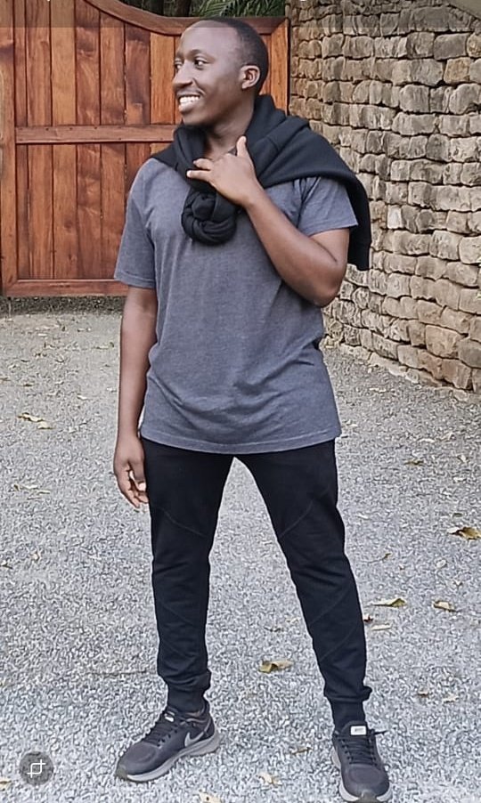 MURIMI_GP's tweet photo. MISSING PERSON ALERT!
Ian Kamonye Gitau, 32, was last seen on Maasai Lodge Road.
Description: Dark-skinned, short hair, medium build, 5ft 4in tall.
He wore a black hoodie, black sweat pants and grey sneakers and had earpods on. 
Please Contact the nearest police station. https://t.co/qFO8beUHll