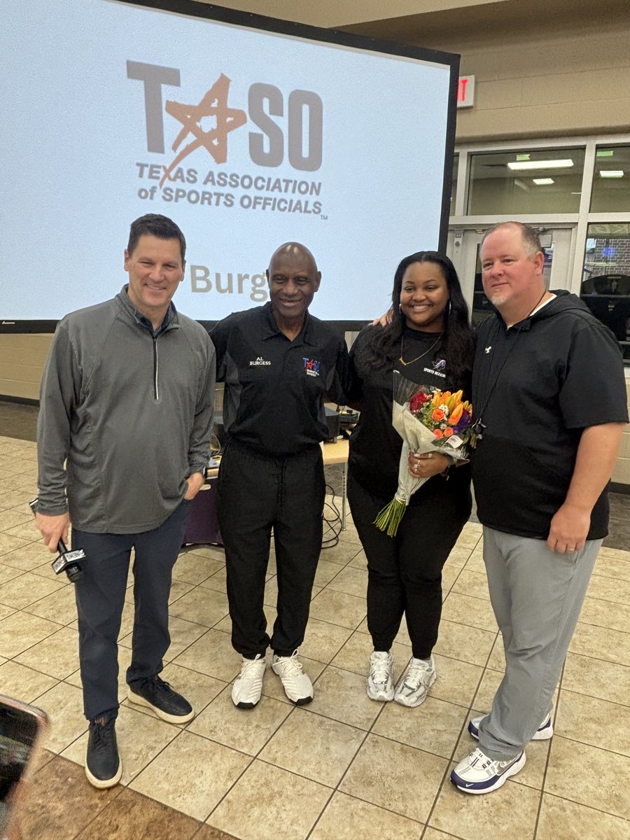 LamarCISD's tweet photo. Today, referee Al Burgess returned to @Fulshear_HS to reunite with the #LamarCISD staff whose quick actions helped save his life. Thank you to our athletic trainers, campus staff, and Police Department for putting compassion and preparedness into action. 💚🏀
#WeAreLamarCISd https://t.co/NYTPFqgCrW