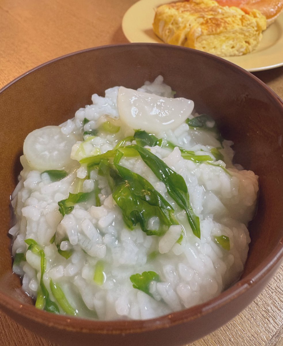 喪中につき静かなお正月を過ごさせていただきました。
遅ればせながら、本年もよろしくお願い致します✌️

七草を食べ無病息災を願い、次の日鶏肉にあたって急性胃腸炎で入院した日から丸一年が経ちましたよ…😇

今年こそ無病息災祈願‼️🙏