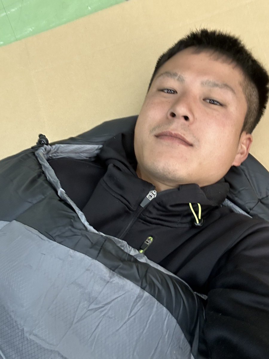 farmerseiha's tweet photo. 寝袋はあるんですけど
以前軽トラの後ろで寝たことがあり
ラクホロシェードがあれば快適に寝れそうです…

A賞お願いします🥺 https://t.co/3ln3jLcnpd
