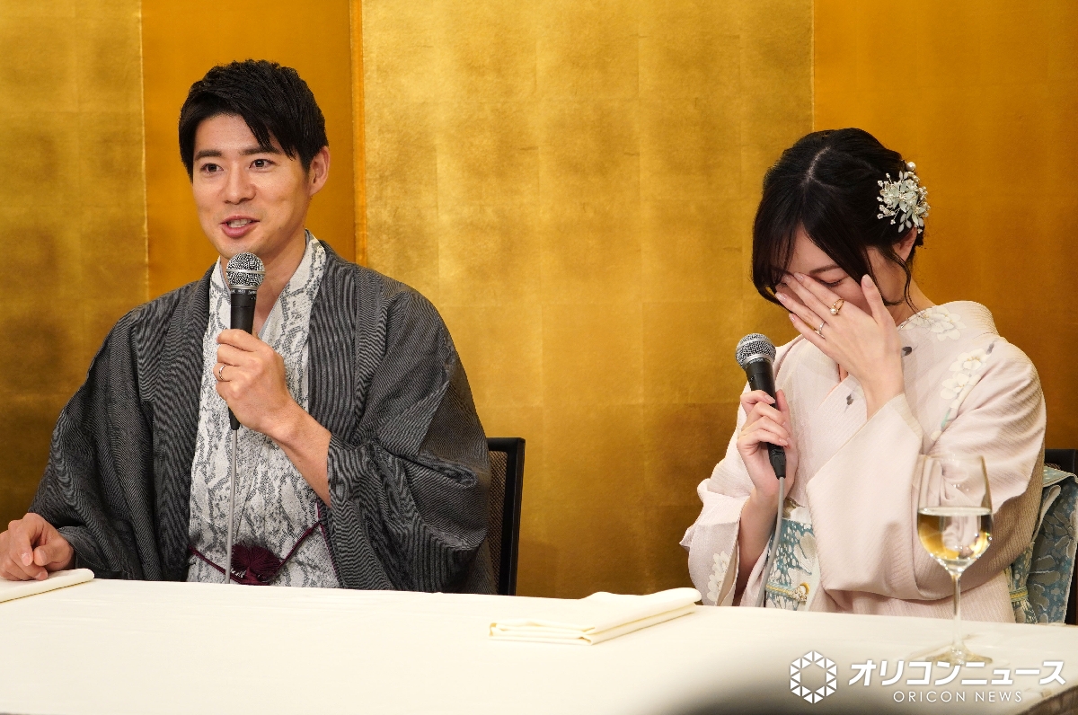cloverblossoms_'s tweet image. Former AKB48's Matsui Jurina (28) and BOYS AND MEN's Tsujimoto Tatsunori (34) held a press conference to announced their marriage.

oricon.co.jp/news/2429076/f…