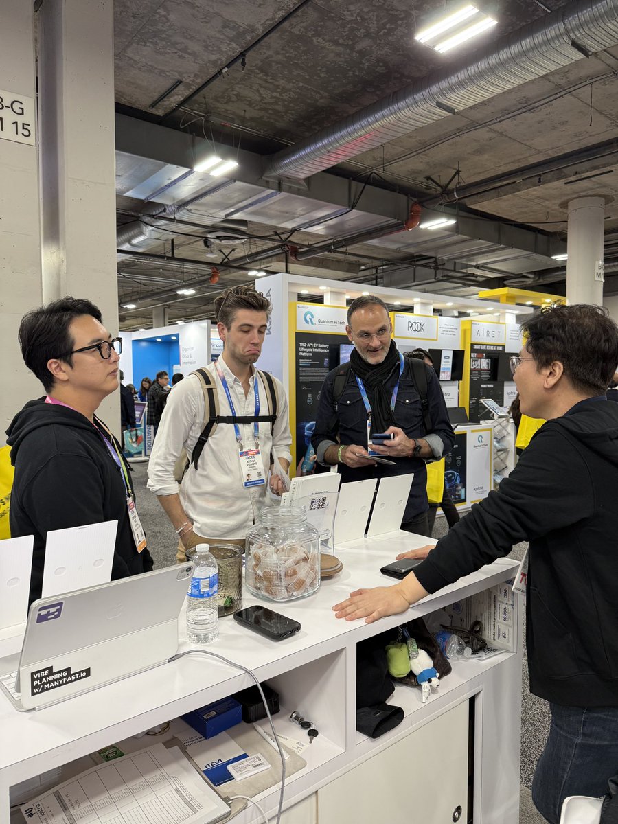 yesleocan's tweet photo. CES Day 1: No time to waste. 🚀
We’ve been so busy that we didn't even have time for a proper meal—just a quick bite sitting on the lobby floor. We managed to squeeze in meetings with about 50 different teams today alone.
#CES2026 #MANYFAST https://t.co/d96AHBzcYG