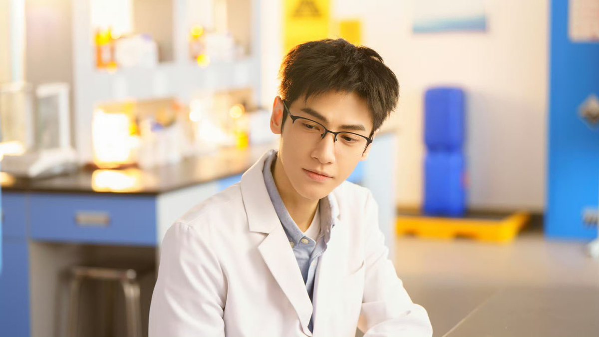 AnnLoveLuoYunxi's tweet photo. นักศึกษาแพทย์คนนี้หล่อมากค่ะ แต่ต้องสูญเสียคนรัก มาช่วยเขาตามหาความจริง
ด้วยกัน
#หลัวอวิ๋นซี แสดงเป็น #ฉีซือเจ๋อ
วันนี้มาดู #คลายปริศนาคดีพิศวง
2 ที่เลย
#youku 11:00
#trueNow 20:00 https://t.co/uUFiM8j2cF