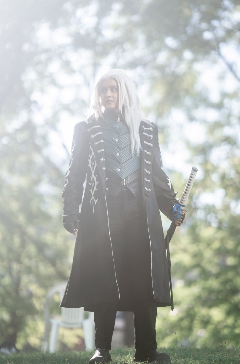 TheShantorian's tweet photo. Vergil Cosplay (4/?) 

📸 @/kizlumi on instagram
Event: @FANEXPOCANADA 2025

#DevilMayCry5 
#cosplay
#vergil
#vergilcosplay https://t.co/pgtVWKGBQS