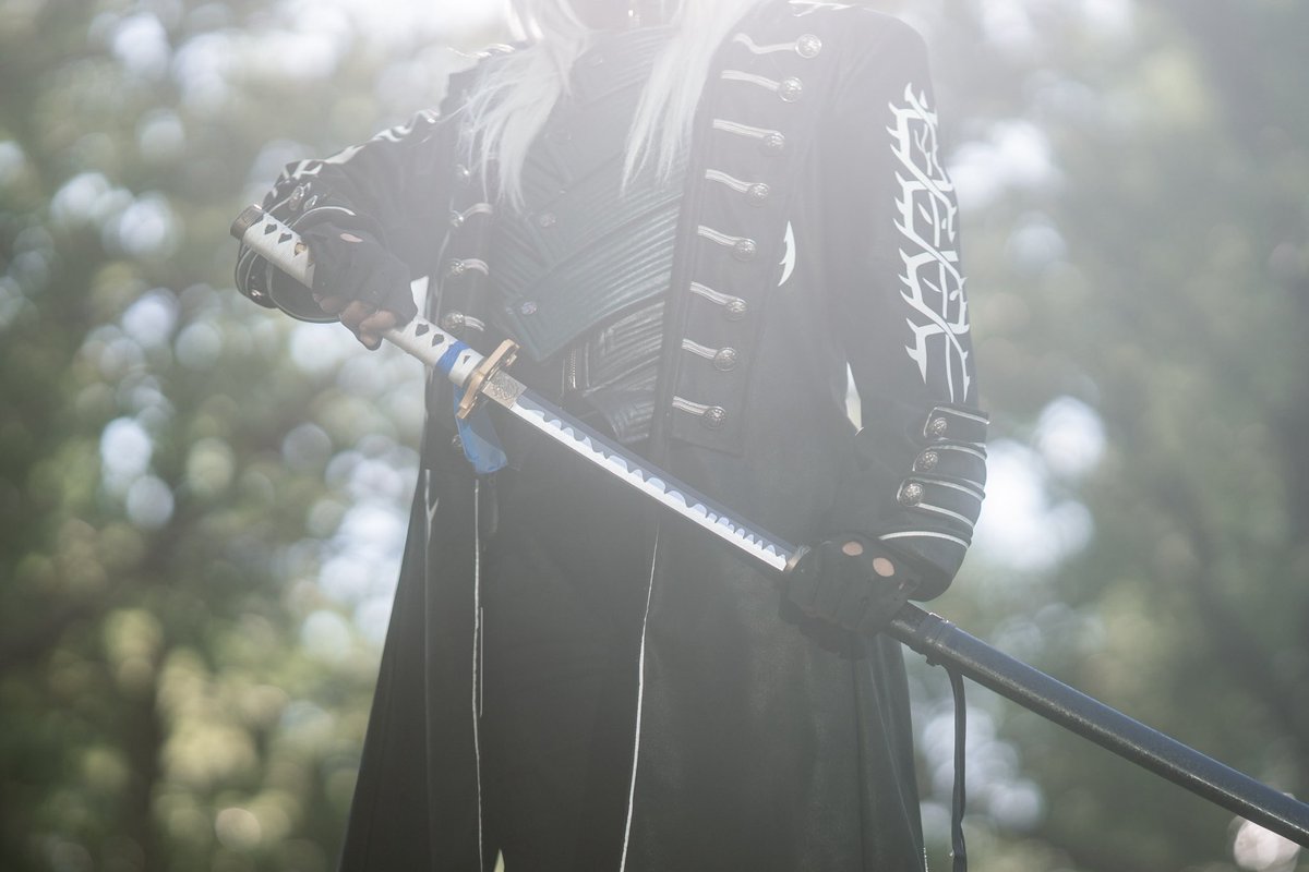 TheShantorian's tweet photo. Vergil Cosplay (5/?) 

📸 @/kizlumi on instagram
Event: @FANEXPOCANADA 2025

#DevilMayCry5 
#cosplay
#vergil
#vergilcosplay https://t.co/Hc3LEMHCYk