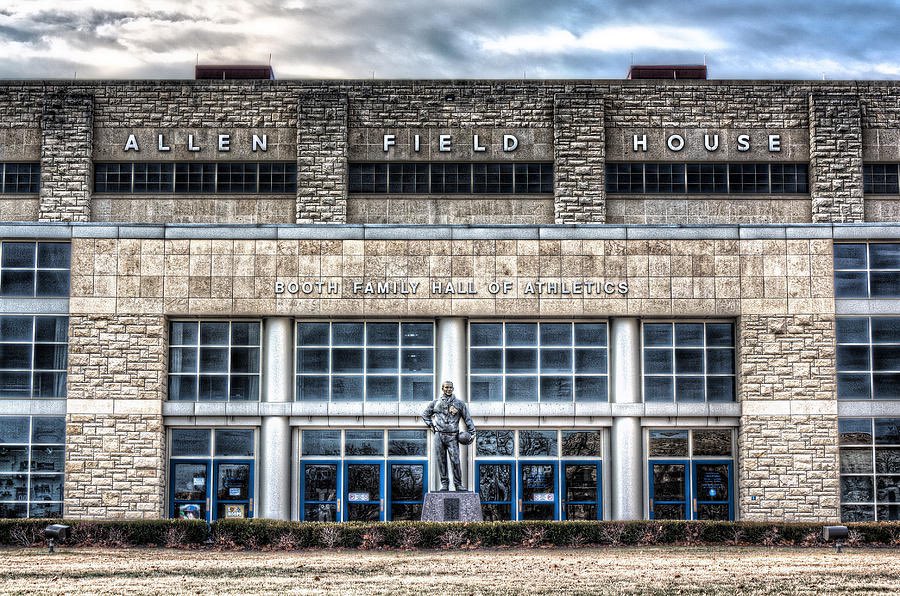 RRinehart2012's tweet image. This building is magic. Nothing will ever compare.