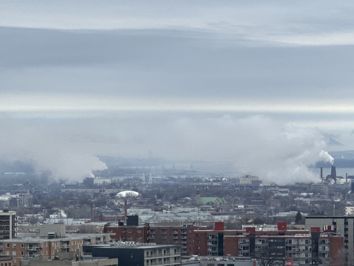 🔥 La Ville de Québec se donne le droit de vous interdire de faire un feu dans votre foyer tandis qu’elle laisse ces cheminées industrielles fonctionner 24h/7j. Elle se permet de surveiller les citoyens à la caméra thermique.

Cessez de craindre les « dérives autoritaires »