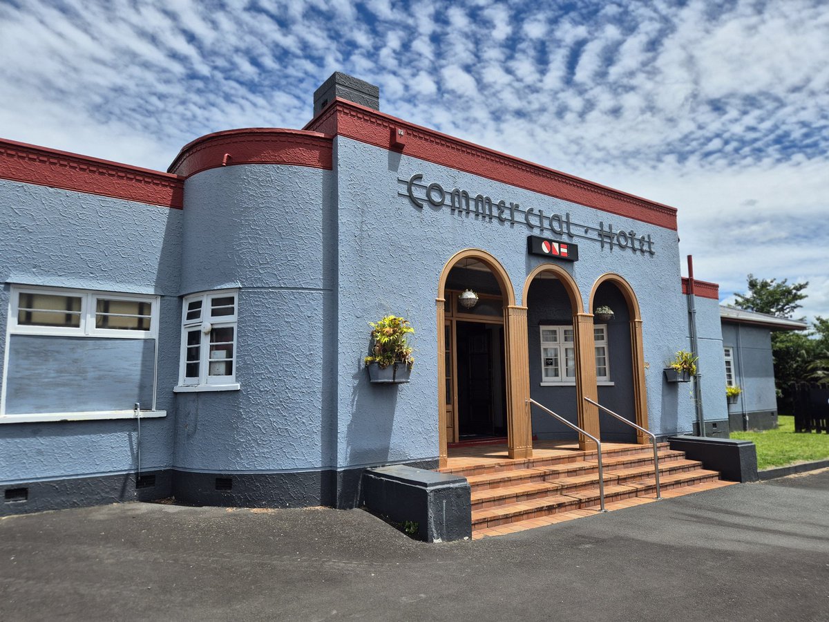 NZAllison's tweet photo. #OnTheWayHome
Waihi pub, Waikino, Waikino pub and falls. https://t.co/CDX7YFDttC