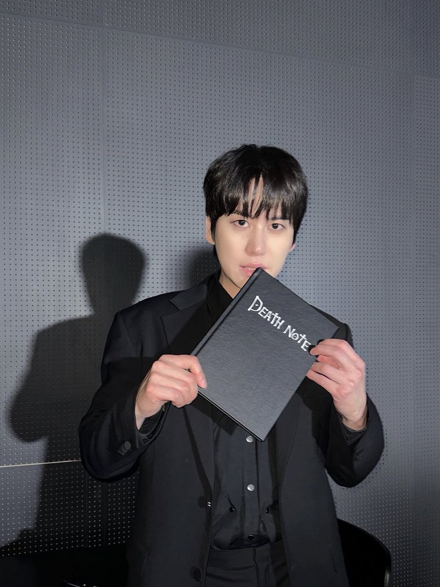blahblah8823's tweet photo. kyuhyun_official Insta (2) #규현 #KYUHYUN https://t.co/4gUmb99OG7