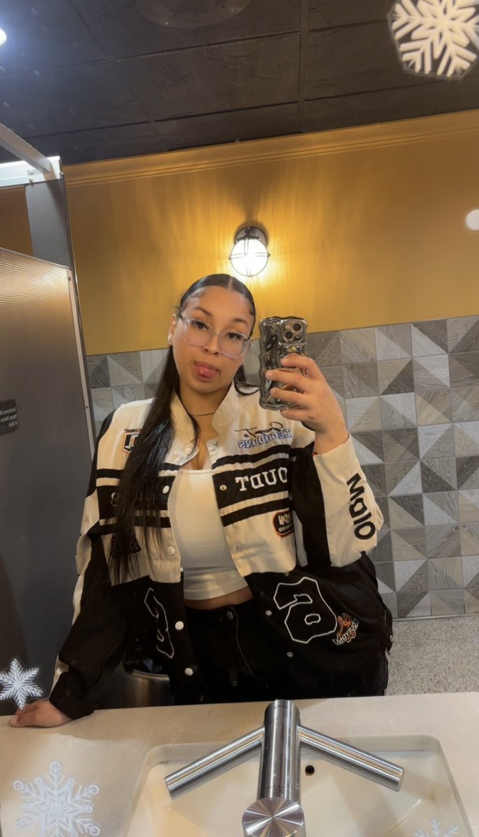 httplexieeee's tweet image. She so fire, she my lul slimretta 😵‍💫