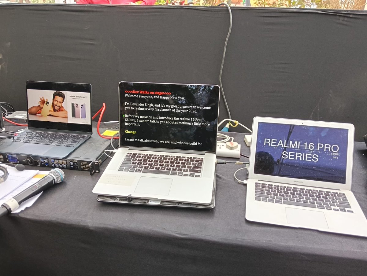 TeleprompterSo2's tweet image. Professional teleprompter operators and plasma teleprompter feed at the Realme 16 Pro Series launch event.

#Realme16Pro #Teleprompter #ProductLaunch