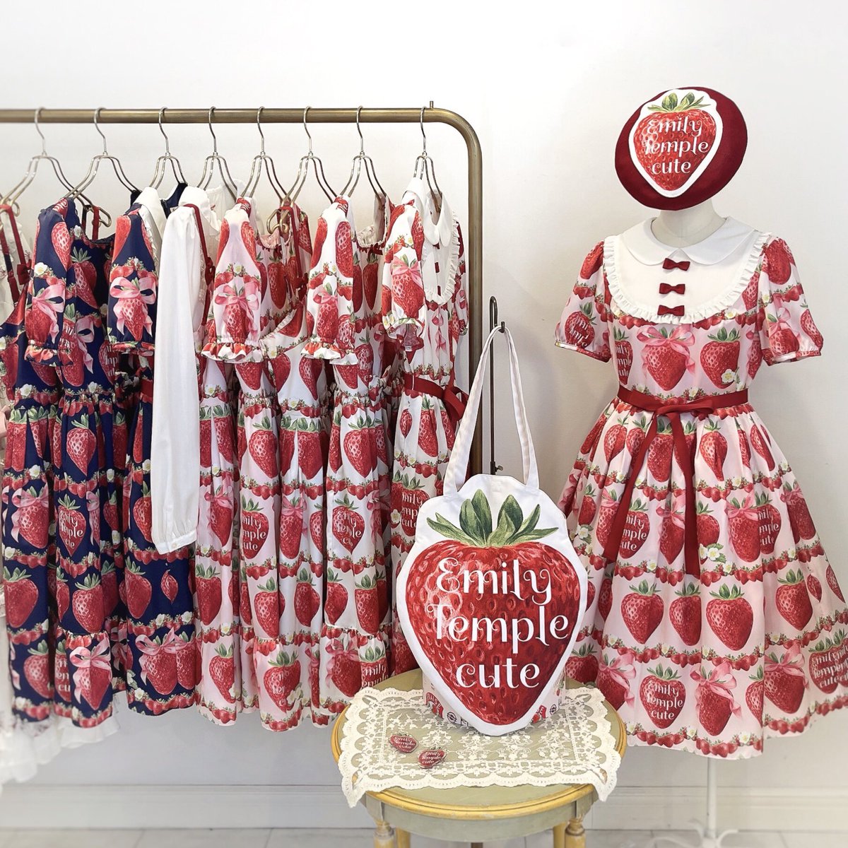 k-ai様ハンドメイド♡ビニールフリフリリボン いちご×デニム④ 楽天市場】レトロチック苺のファブリックビニールリボン 幅25mm 140cm