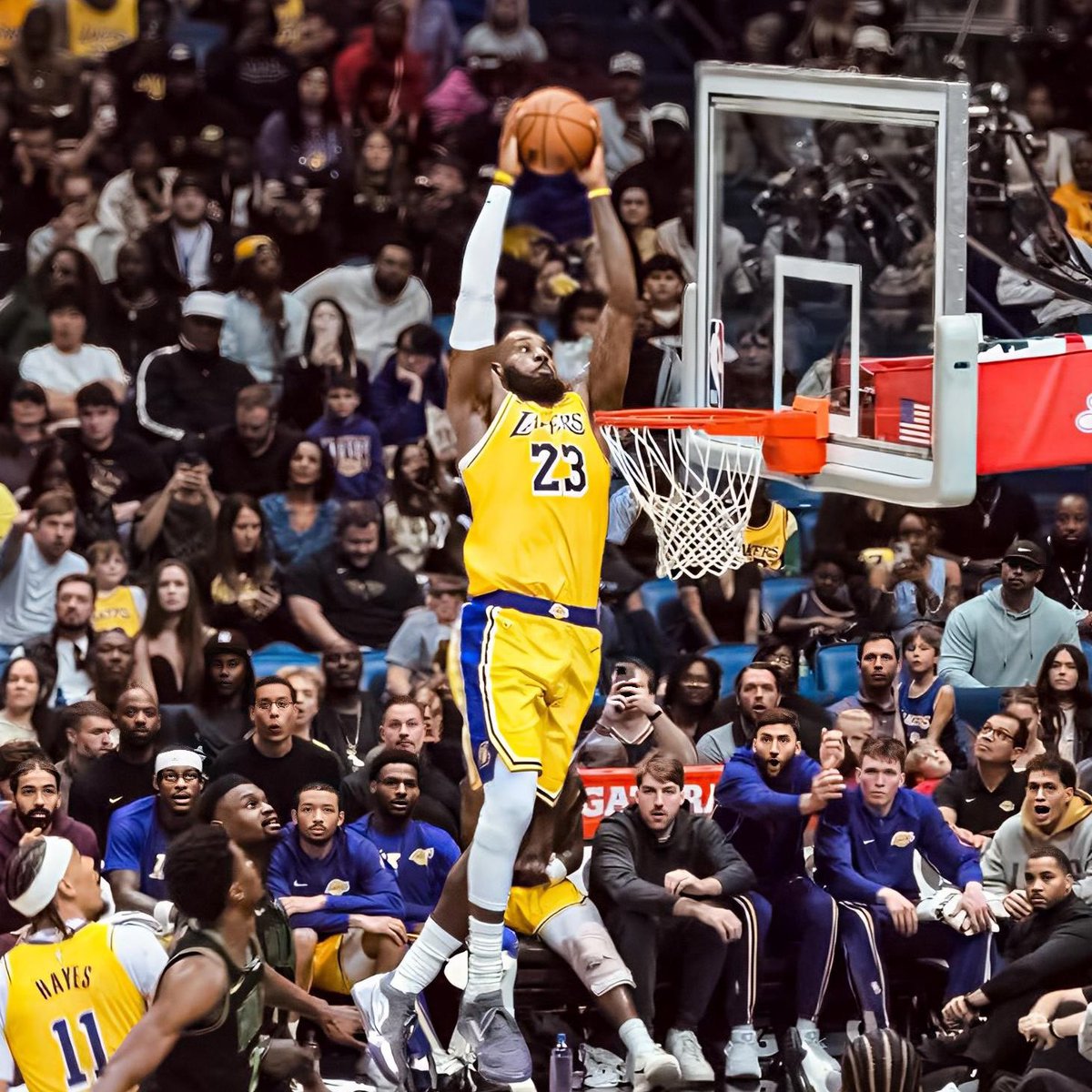 Zoom in on everyone’s face 😭😭😭