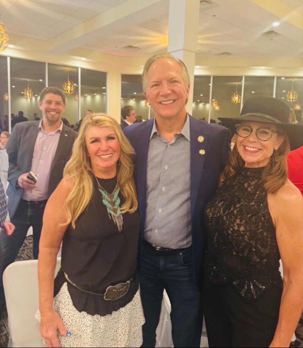 Just got sent this picture of myself photo bombing my friend congressman Bob Onder at the Jefferson county Lincoln banquet!  <a href="/BobOnderMO/">Dr. Bob Onder</a> <a href="/RepBobOnder/">Bob Onder</a>   

Suzy Davis and Ann Moloney are the lovely ladies in the picture with the congressman.