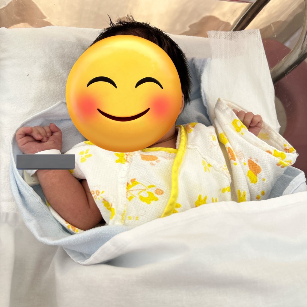 cc_DAds's tweet photo. 私事ですが日付が変わった頃くらいに第2子次男坊を出産しました！！！！今回の妊娠は安定期に入っても気持ち悪くて体重が増えなくて注意されるくらい体調悪い日が多かったから今めっちゃご飯がうめぇや！！！股の痛みがやばいけど4年ぶりの新生児たまら〜〜〜〜ん！！🤤🤤🤤 https://t.co/UInNJpDo6A