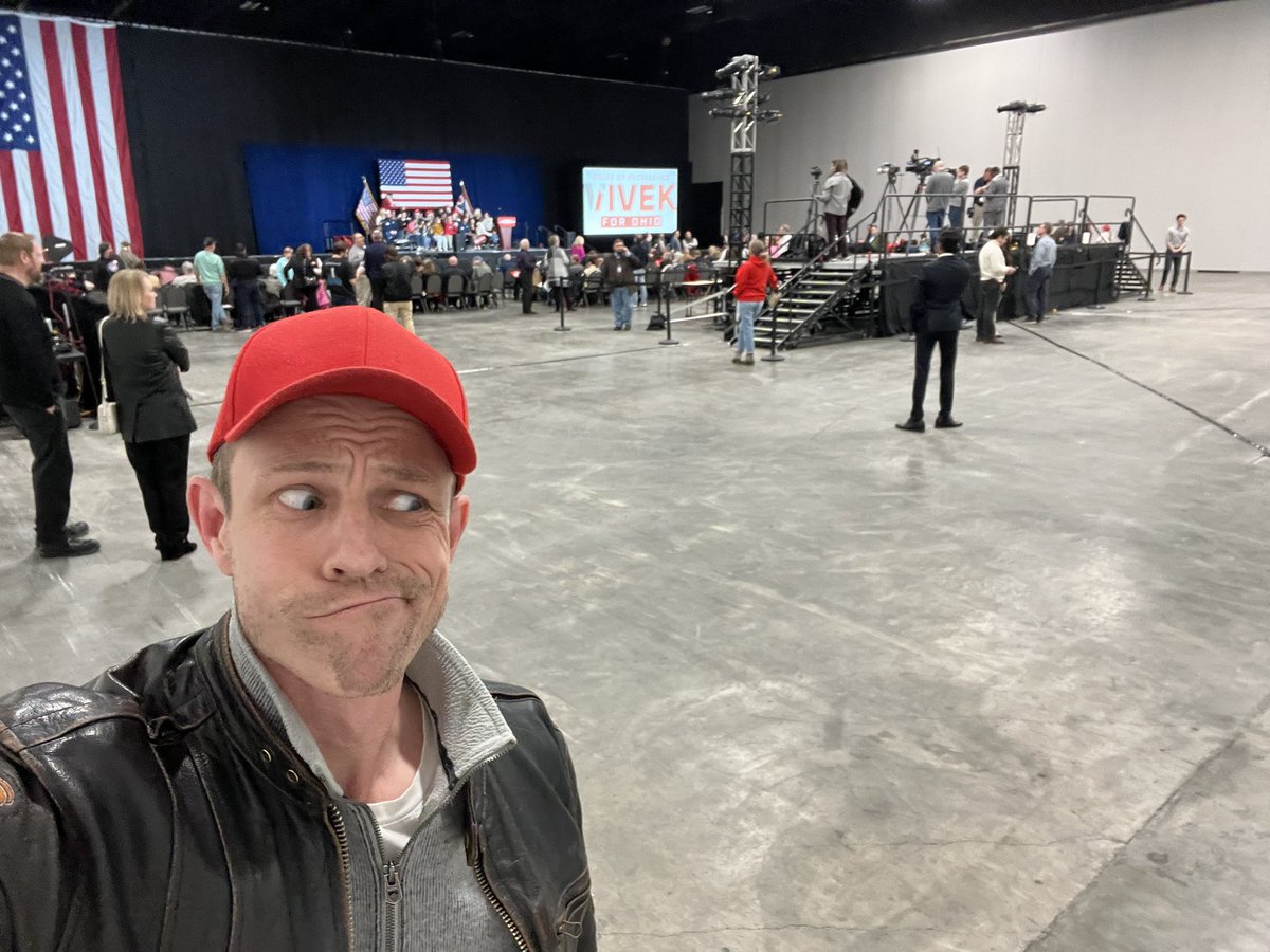 CaseyPutsch's tweet image. I went to Vivek’s gubernatorial announcement in Toledo.

This was 4 min before he spoke.

AND that was when people liked him!