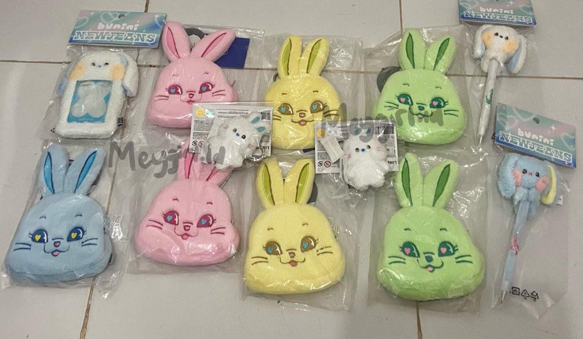hi kakk! sorry aku qrt soalnya ga bisa reply😞 kebetulan akuu ada ready stock merch bunini nihh. fee nya 15k aja udah inc packing dan adm. bisa nego juga kalau belinya banyak hehe