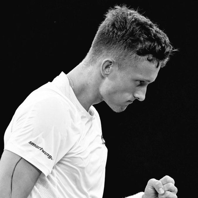 LGECuevas's tweet image. Lehecka se retira de su partido contra Korda por molestias en su tobillo. Korda estaba haciendo un partidazo, casi sin dar oportunidades con su saque.