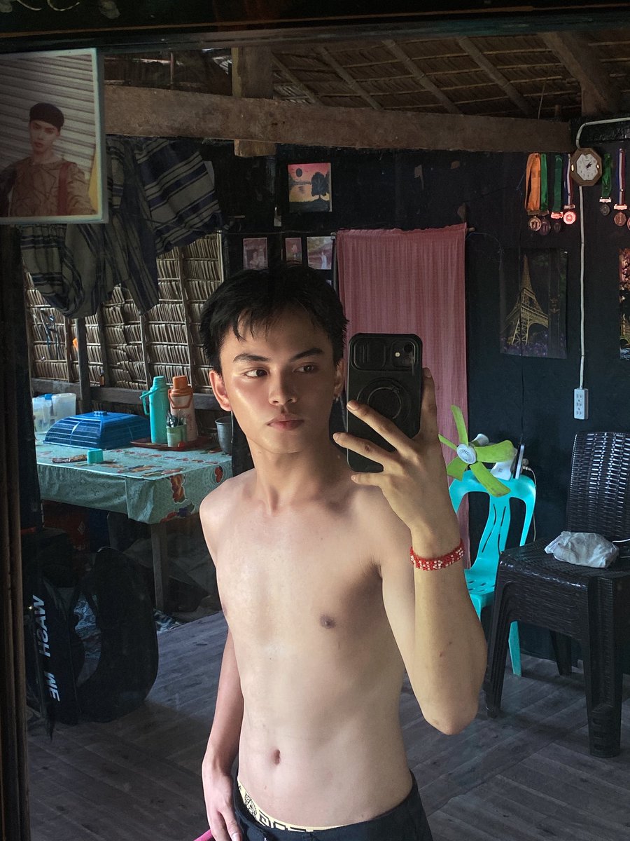 LipataWin's tweet photo. Mirror shot 🏳️‍🌈 https://t.co/B4TFKy0BD1