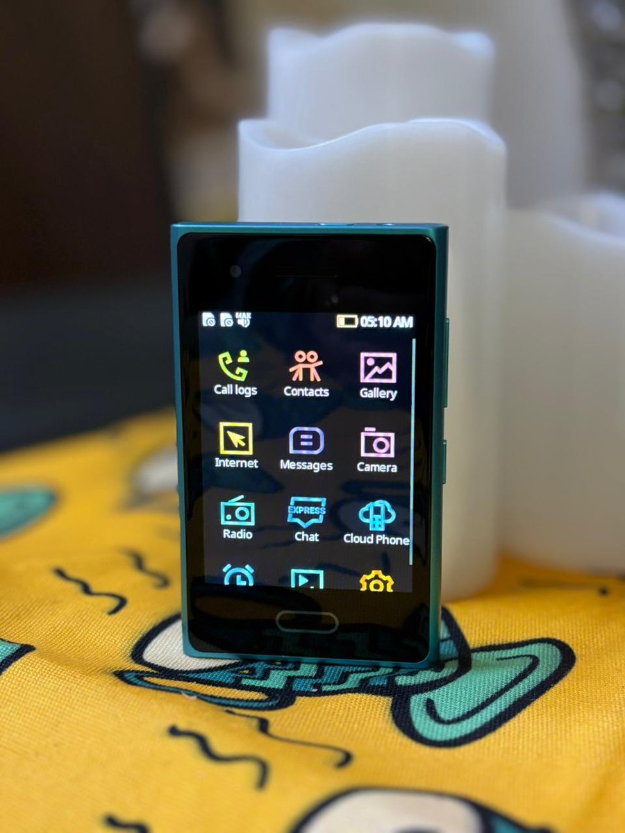 VkRitoj's tweet photo. Why choose between a "dumb" phone and a "distracting" one? The hybrid approach gives me the essentials (touchscreen, 4G, and video calls) but keeps the noise out. It’s about owning your time again. 
#HMDHybridPhone @HMDdevicesIN https://t.co/93daYqHFJD