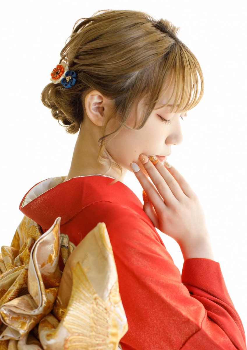 kimono_yamanaka's tweet photo. 「きものやまなか」にてアレンジしたママ振袖です✨
とても綺麗なお嬢さまでお似合いです😀
ただいま、ママ振りのコーディネート・染み抜き・サイズ直し受付中です❗️ https://t.co/aqgWmWTIYf