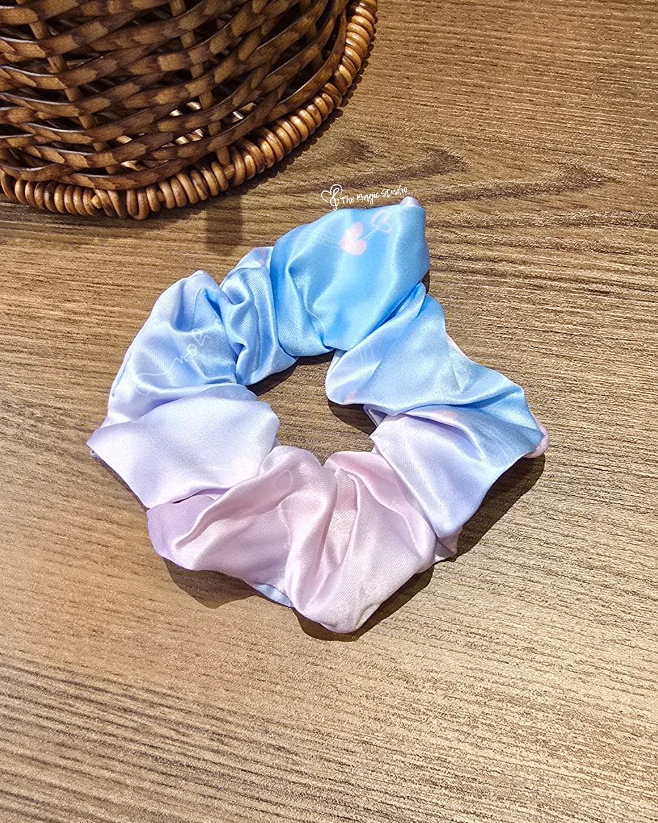 first product drop of the year and also the first product reveal for SVT NEW_ tour fan merch series ✨️ introducing the to you scrunchie 🩷🩵

absolutely in love with how the colours turned out and i cant wait to share with you guys!! more product drops coming soon, stay tuned