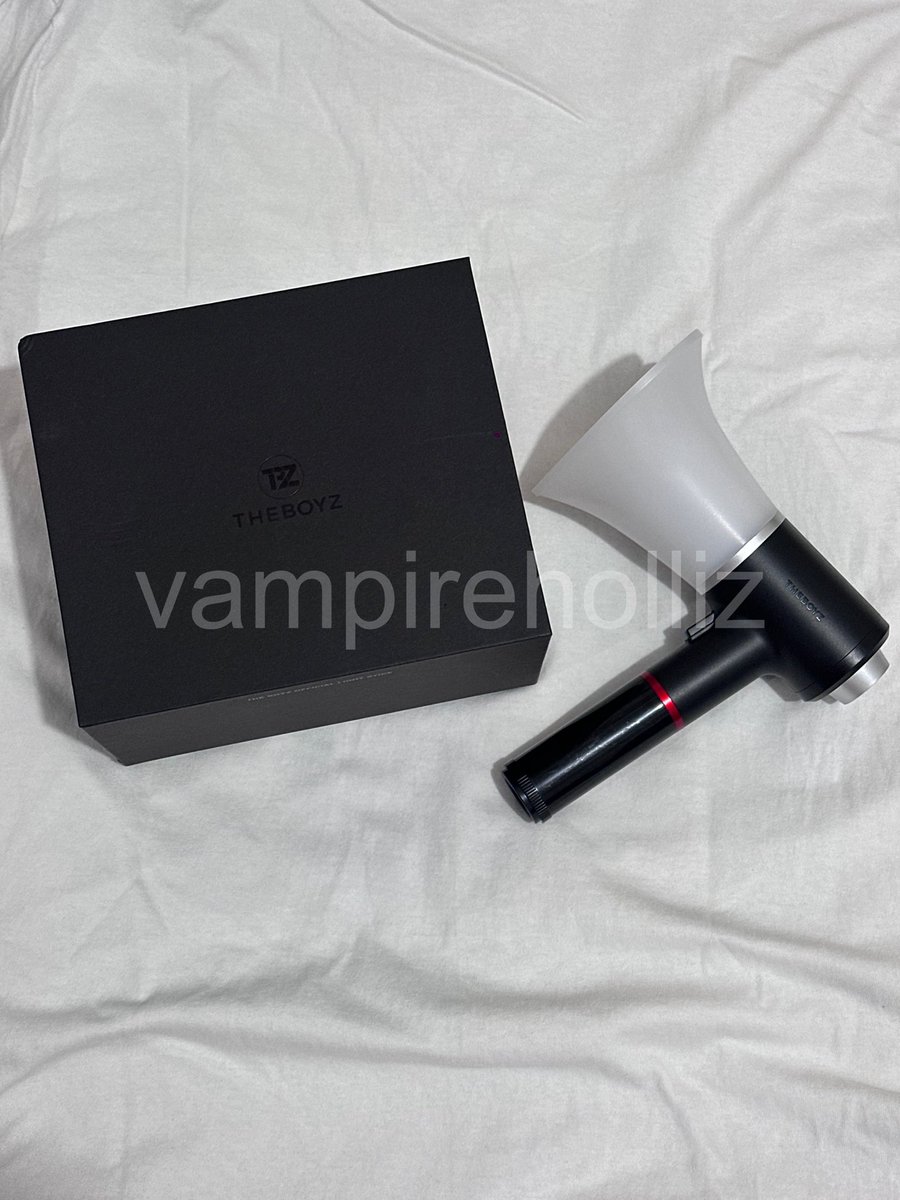 vampireholliz's tweet photo. WTS PRELOVED LIGHTSTICK THE BOYZ V1 (LS Toabong)

💰350k 
Dom Medan
Belum pernah dibawa konser cm dipajang
Bisa 🍊/Split Pay
Condi bisa dm 
wts tbz deobi the boyz toabong v1 https://t.co/PR9SA3Cukx