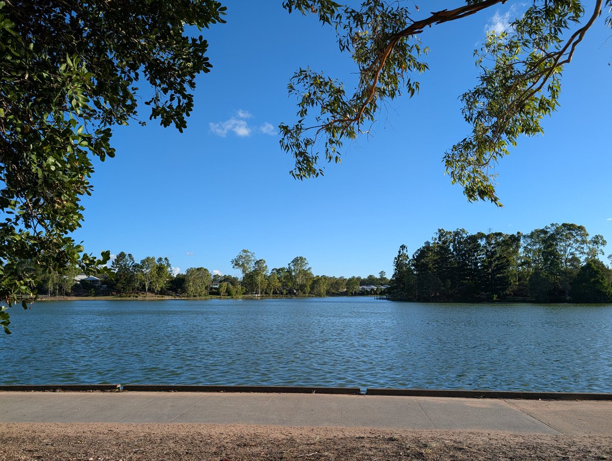 黃昏出來散步透透氣，舒服，太陽依然猛烈