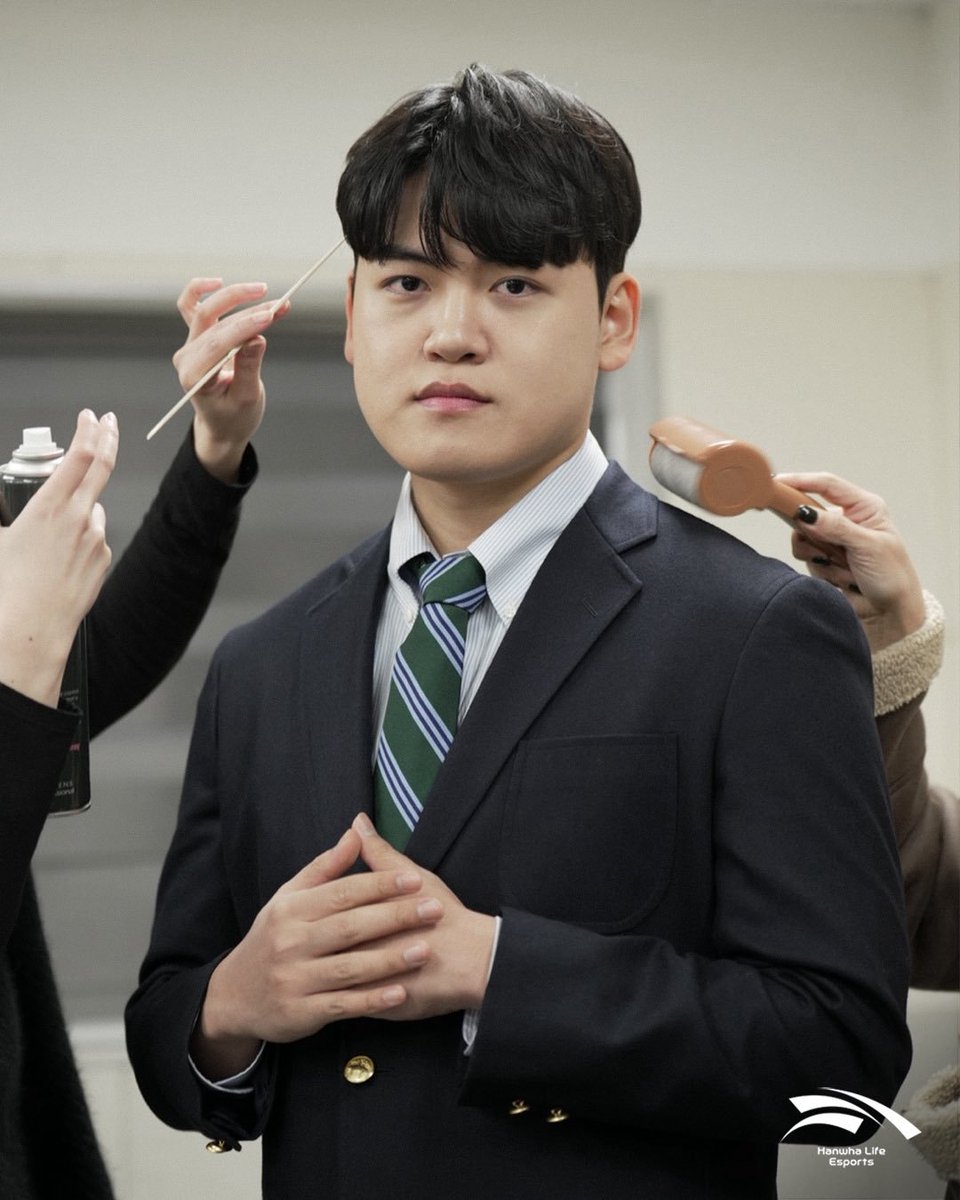 gumayusinism's tweet image. SUCH A PRETTY BOY HEHE