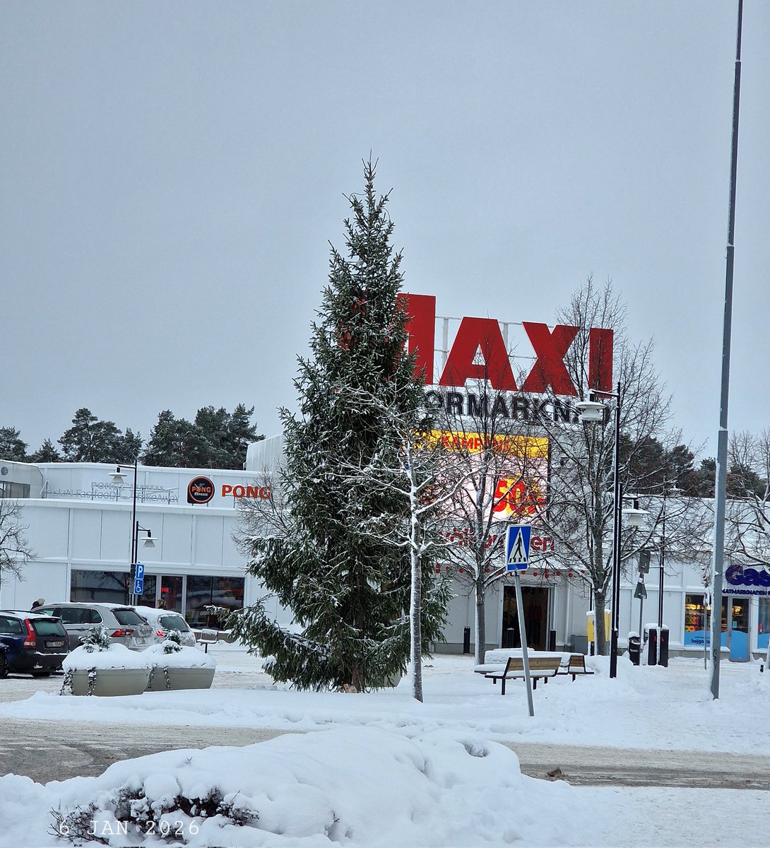 IDadzkov's tweet photo. Fir-tree. Ёлка.
#nature #winter #January #trees #firtree #ChristmasTree #Christmas #snow #SnowPhoto #TreesPhoto https://t.co/FImyXTNg6V