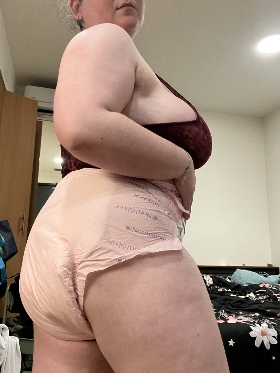 Gonna cuddle up in pjs, have some tea and see how full my pamp is after watchin Hamilton ☺️🥰