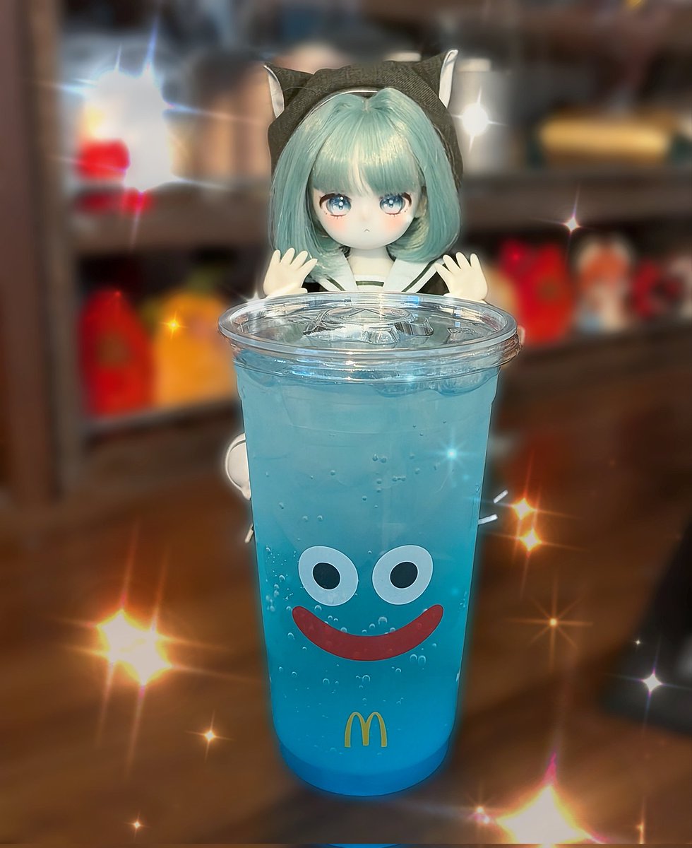 スライム!!!!︎️🩵︎🤍💙

ストローがない!?ストローーーー😭🤣