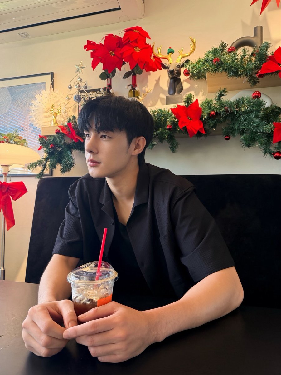 Tee_wongsajaem's tweet photo. Coffee to cure sleepiness 😵‍💫 #TeeBoonyakait https://t.co/lWFF837YJ6